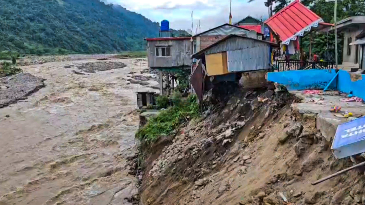 https://www.salarnews.in/public/uploads/images/newsimages/maannewsimage06102025_194241_Darjeeling (1).png